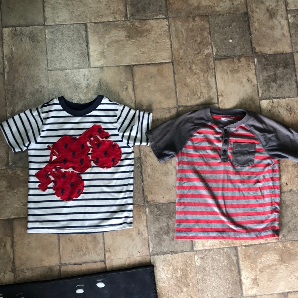 2 Boys striped T-shirts!
